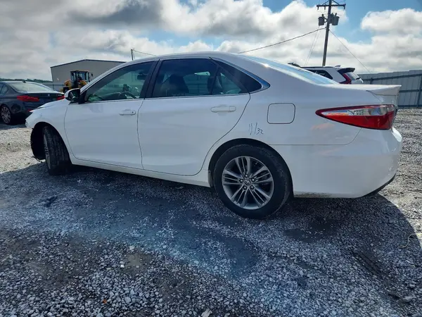 4T1BF1FK9HU719284 2017 TOYOTA CAMRY - Image 2