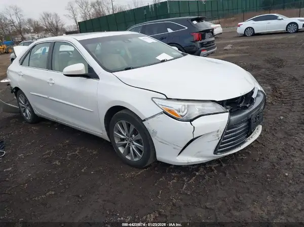 4T1BF1FK9HU722394 2017 TOYOTA CAMRY - Image 1