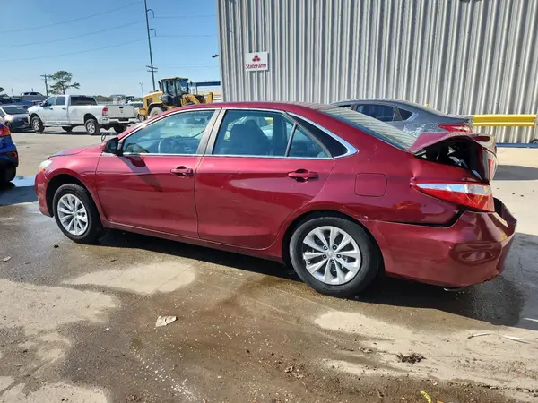 4T1BF1FK9HU722430 2017 TOYOTA CAMRY - Image 2