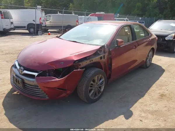 4T1BF1FK9HU724520 2017 TOYOTA CAMRY - Image 2