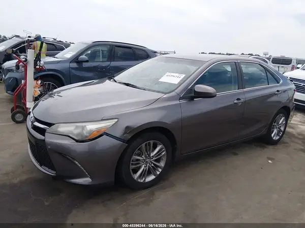 4T1BF1FK9HU725957 2017 TOYOTA CAMRY - Image 2