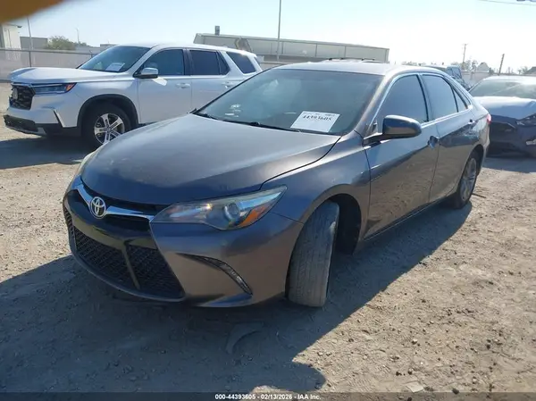 4T1BF1FK9HU727028 2017 TOYOTA CAMRY - Image 2