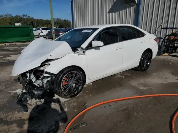 4T1BF1FK9HU729264 2017 TOYOTA CAMRY - Image 1