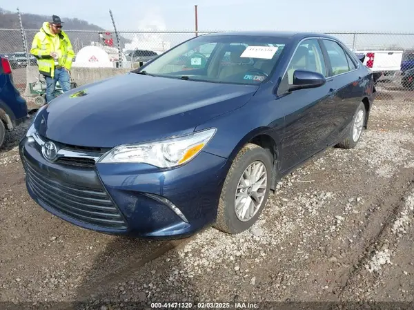 4T1BF1FK9HU734156 2017 TOYOTA CAMRY - Image 2