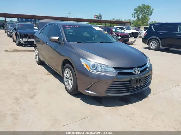 4T1BF1FK9HU734223 2017 TOYOTA CAMRY - Image 1