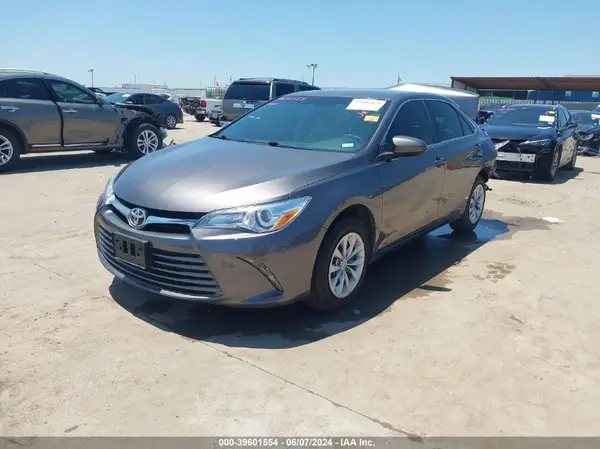 4T1BF1FK9HU734223 2017 TOYOTA CAMRY - Image 2