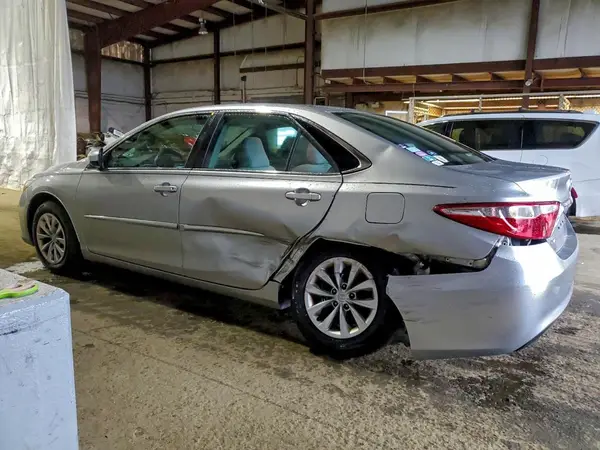 4T1BF1FK9HU734416 2017 TOYOTA CAMRY - Image 2