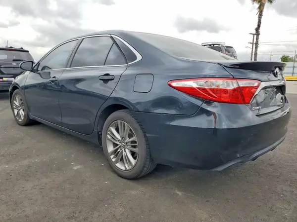 4T1BF1FK9HU734917 2017 TOYOTA CAMRY - Image 2