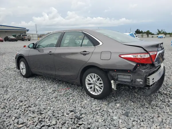 4T1BF1FK9HU737025 2017 TOYOTA CAMRY - Image 2