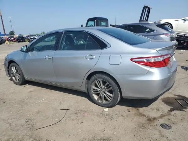 4T1BF1FK9HU738904 2017 TOYOTA CAMRY - Image 2