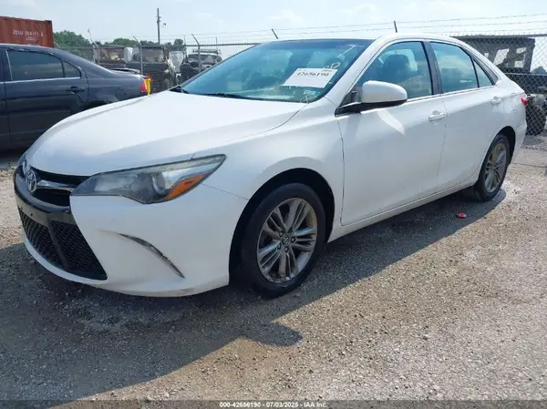 4T1BF1FK9HU739180 2017 TOYOTA CAMRY - Image 2