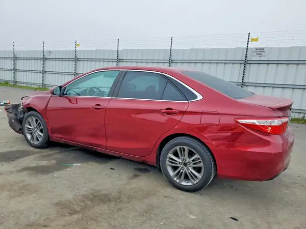 4T1BF1FK9HU741740 2017 TOYOTA CAMRY - Image 2