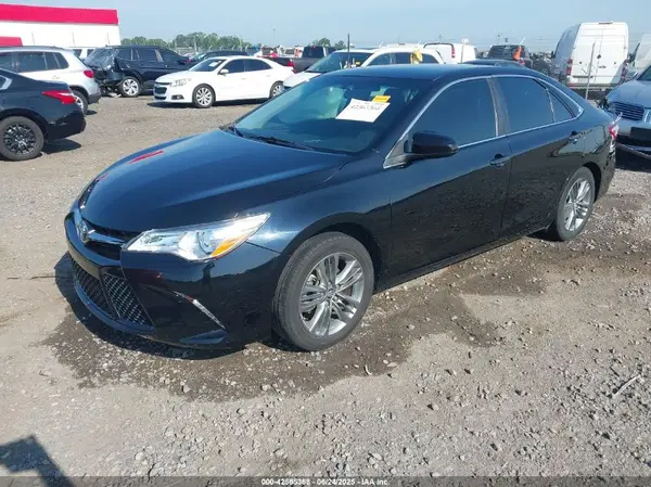 4T1BF1FK9HU747392 2017 TOYOTA CAMRY - Image 2