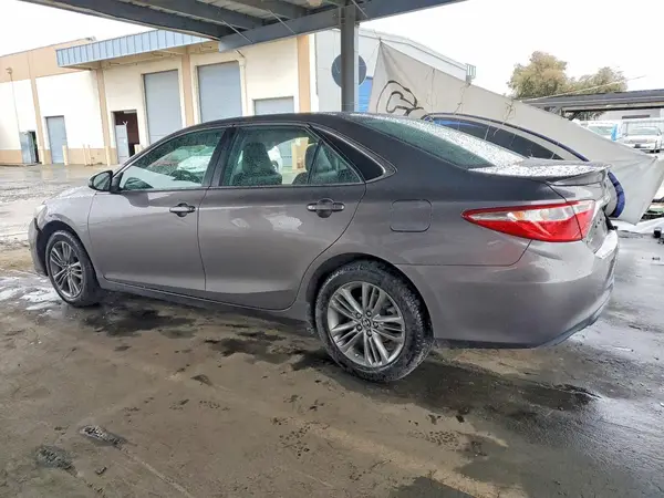 4T1BF1FK9HU747425 2017 TOYOTA CAMRY - Image 2
