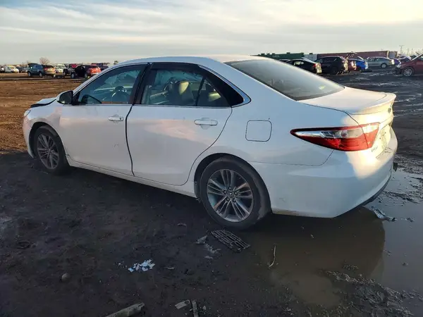 4T1BF1FK9HU750048 2017 TOYOTA CAMRY - Image 2