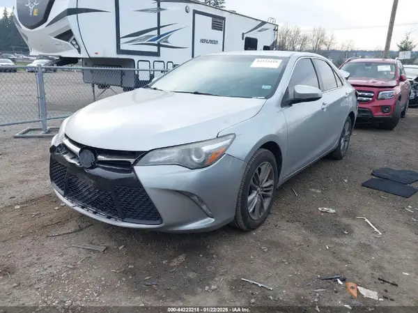 4T1BF1FK9HU751684 2017 TOYOTA CAMRY - Image 2