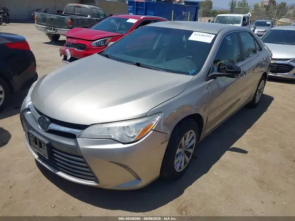 4T1BF1FK9HU752303 2017 TOYOTA CAMRY - Image 2