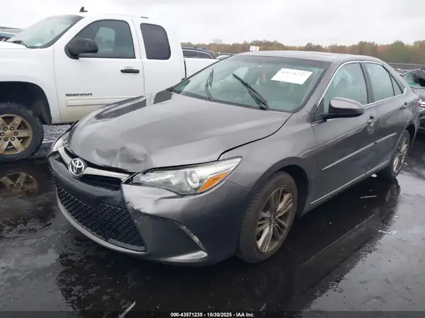 4T1BF1FK9HU753841 2017 TOYOTA CAMRY - Image 2