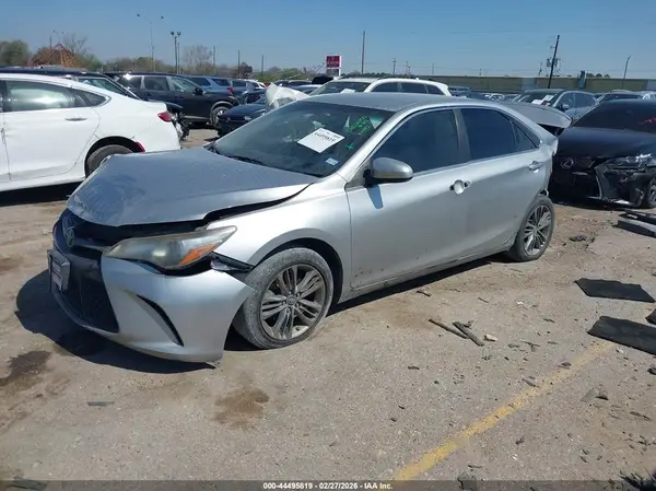4T1BF1FK9HU755105 2017 TOYOTA CAMRY - Image 2