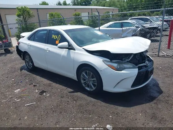 4T1BF1FK9HU757548 2017 TOYOTA CAMRY - Image 1