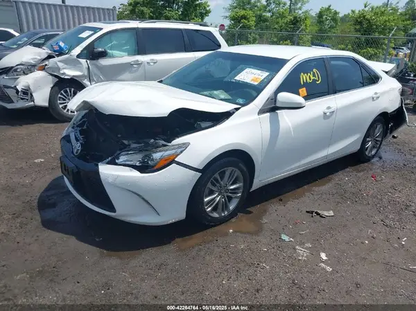 4T1BF1FK9HU757548 2017 TOYOTA CAMRY - Image 2