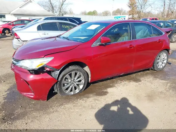 4T1BF1FK9HU758425 2017 TOYOTA CAMRY - Image 2