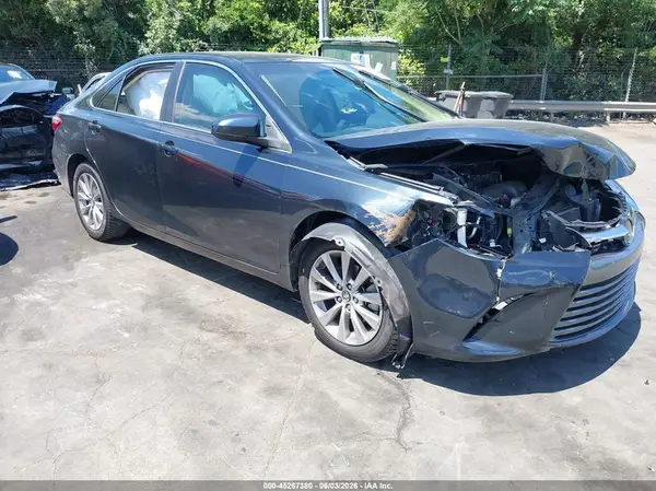 4T1BF1FK9HU759400 2017 TOYOTA CAMRY - Image 1