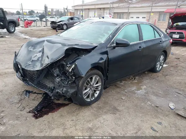 4T1BF1FK9HU759607 2017 TOYOTA CAMRY - Image 2