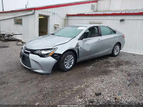 4T1BF1FK9HU762541 2017 TOYOTA CAMRY - Image 2
