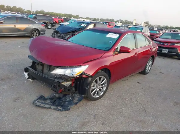4T1BF1FK9HU769215 2017 TOYOTA CAMRY - Image 2