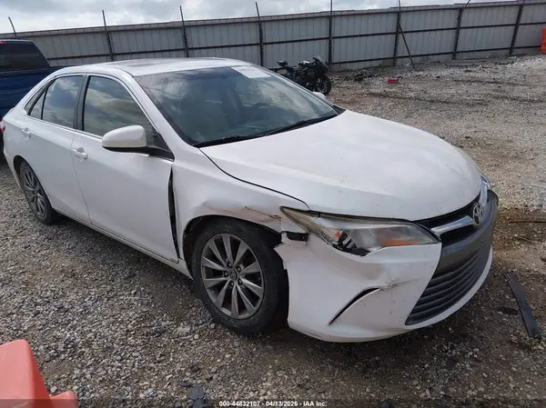 4T1BF1FK9HU771899 2017 TOYOTA CAMRY - Image 1