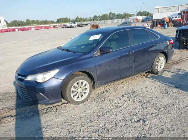 4T1BF1FK9HU772101 2017 TOYOTA CAMRY - Image 2