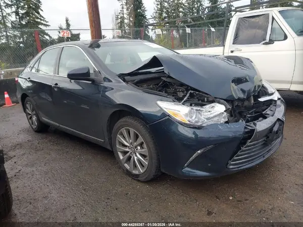 4T1BF1FK9HU775774 2017 TOYOTA CAMRY - Image 1