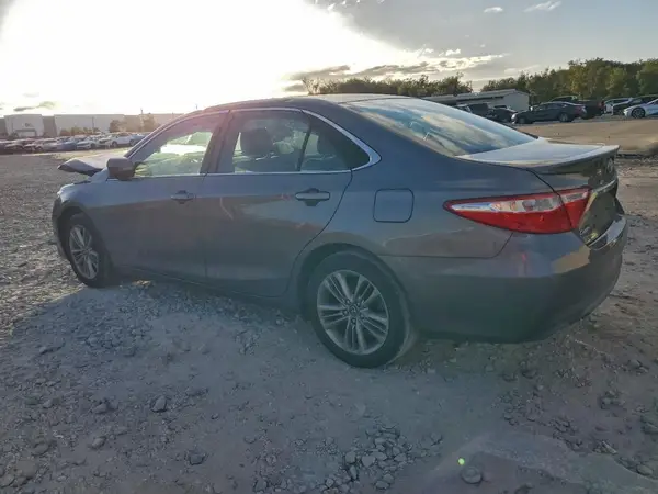 4T1BF1FK9HU779923 2017 TOYOTA CAMRY - Image 2