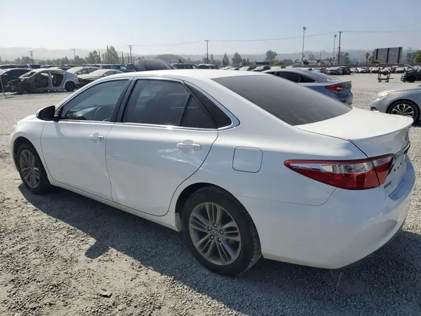 4T1BF1FK9HU781705 2017 TOYOTA CAMRY - Image 2