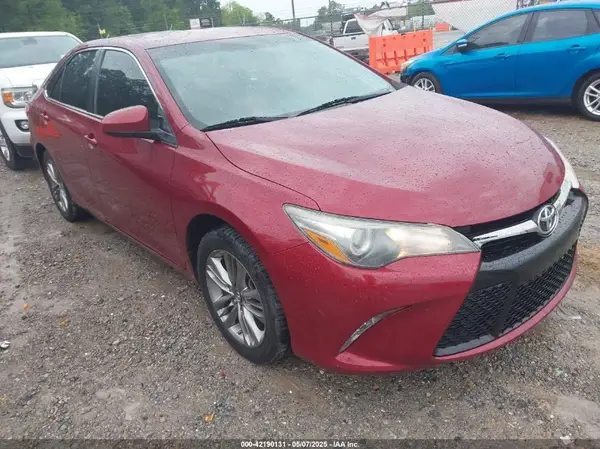 4T1BF1FK9HU784765 2017 TOYOTA CAMRY - Image 1