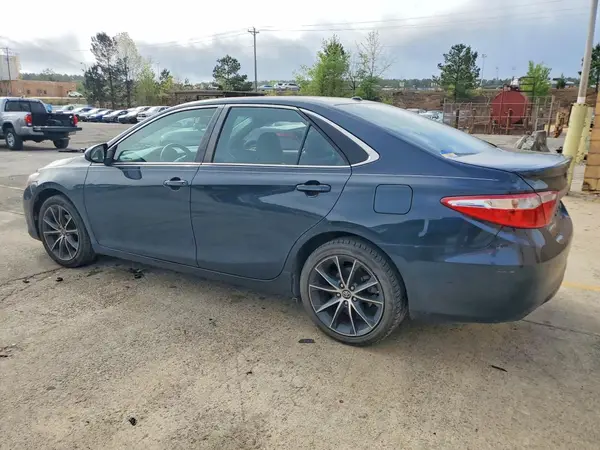 4T1BF1FK9HU789268 2017 TOYOTA CAMRY - Image 2