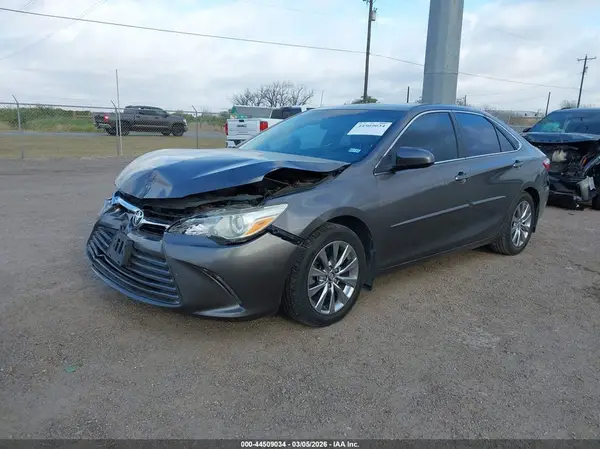 4T1BF1FK9HU791859 2017 TOYOTA CAMRY - Image 2