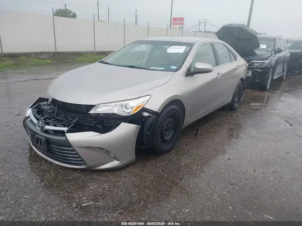 4T1BF1FK9HU793398 2017 TOYOTA CAMRY - Image 2