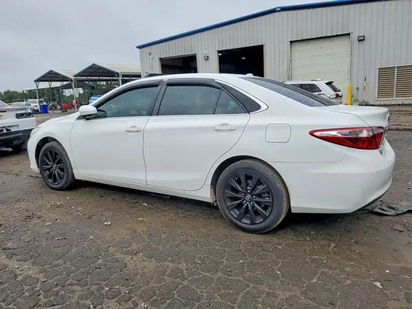 4T1BF1FK9HU798536 2017 TOYOTA CAMRY - Image 2