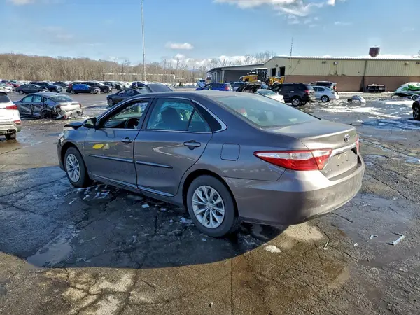4T1BF1FK9HU799265 2017 TOYOTA CAMRY - Image 2