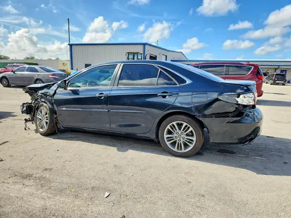 4T1BF1FK9HU805615 2017 TOYOTA CAMRY - Image 2