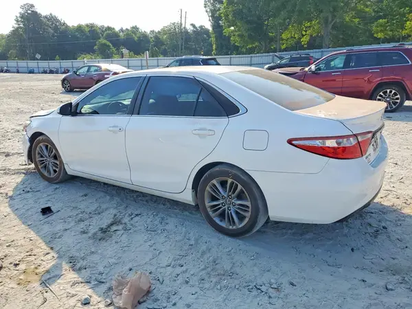4T1BF1FK9HU806134 2017 TOYOTA CAMRY - Image 2