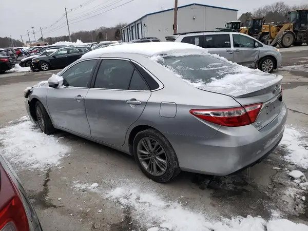 4T1BF1FK9HU809731 2017 TOYOTA CAMRY - Image 2