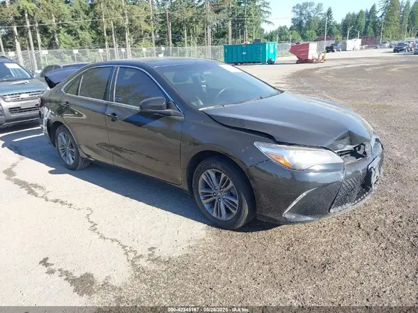 4T1BF1FK9HU812323 2017 TOYOTA CAMRY - Image 1