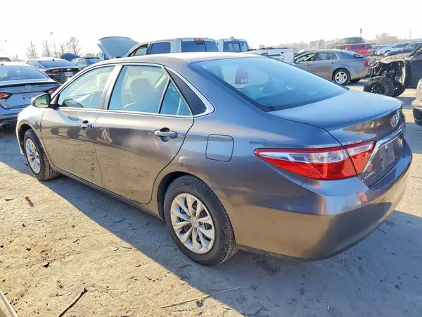 4T1BF1FK9HU812547 2017 TOYOTA CAMRY - Image 2
