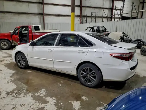 4T1BF1FKXGU116259 2016 TOYOTA CAMRY - Image 2