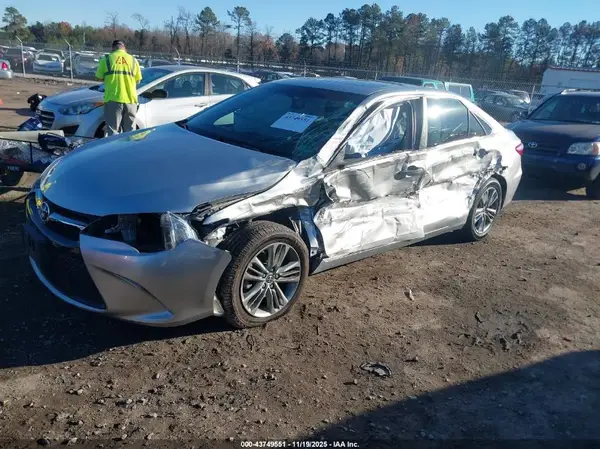 4T1BF1FKXGU117394 2016 TOYOTA CAMRY - Image 2