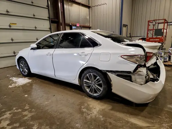 4T1BF1FKXGU117556 2016 TOYOTA CAMRY - Image 2