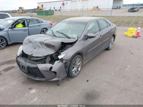 4T1BF1FKXGU118108 2016 TOYOTA CAMRY - Image 2